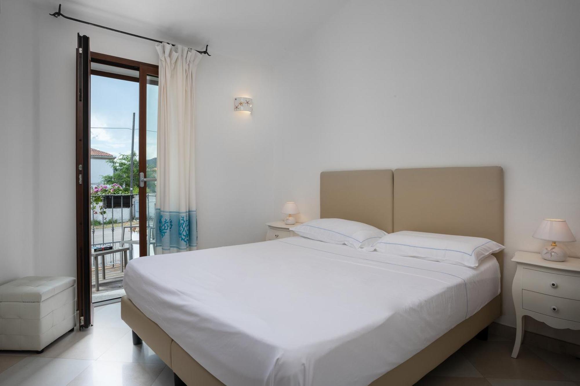 The Square Depandance Bed & Breakfast Cannigione Exterior foto